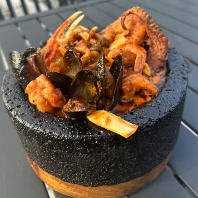 Molcajete de Mariscos.